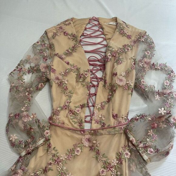 Hello Molly Floral Embroidered Strappy Dress Size 8 - Picture 3 of 13